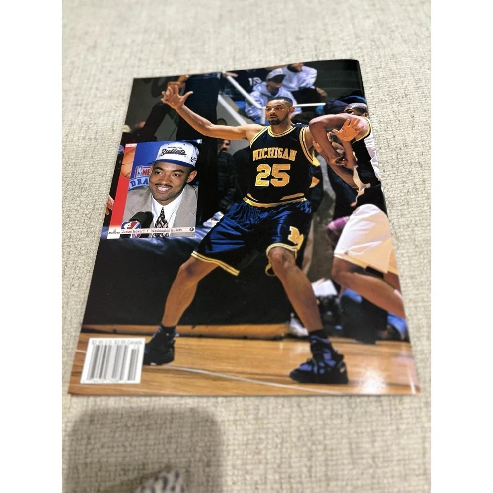 Beckett‎ Basketball Monthly #51 . Hakeem Olajuwon vs. Patrick Ewing